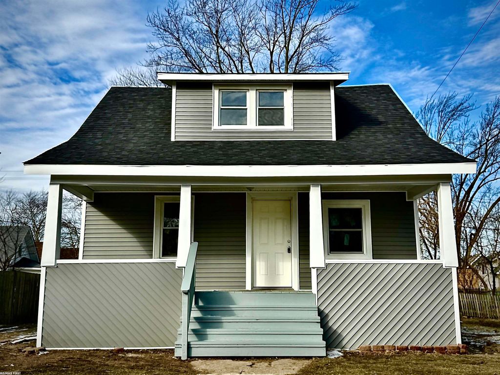 727 13th Street, Port Huron, MI 48060