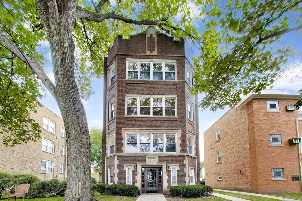 8911 Lamon Avenue C, Skokie, IL 60077 — exterior