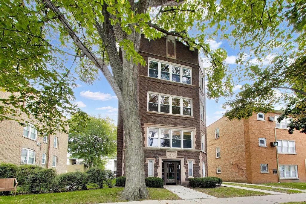 8911 Lamon Avenue C, Skokie, IL 60077 — photo 2