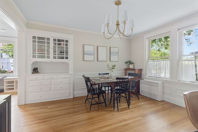 72 Clyde St 1, Newton, MA 02460