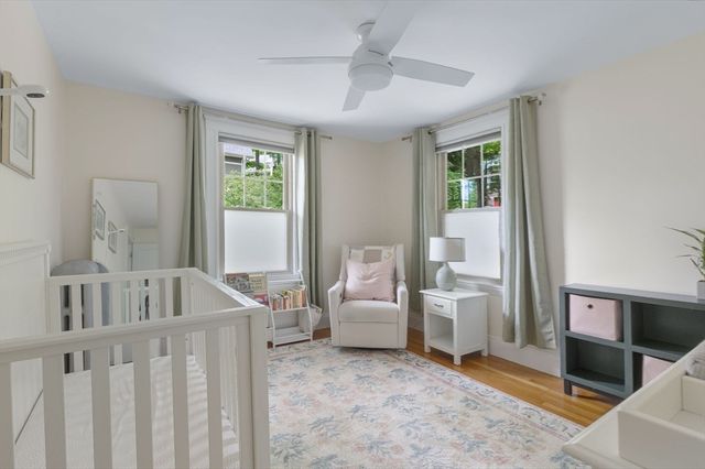 72 Clyde St 1, Newton, MA 02460