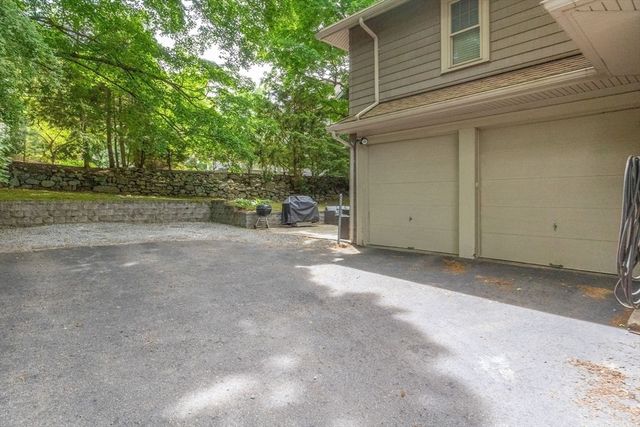 72 Clyde St 1, Newton, MA 02460