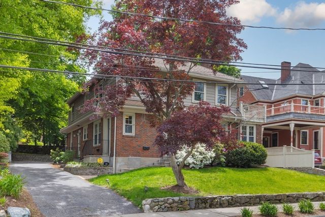 72 Clyde St 1, Newton, MA 02460