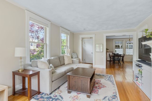 72 Clyde St 1, Newton, MA 02460