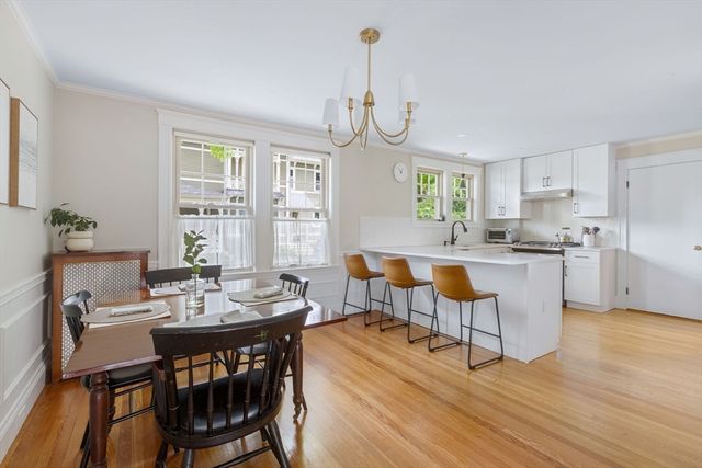 72 Clyde St 1, Newton, MA 02460