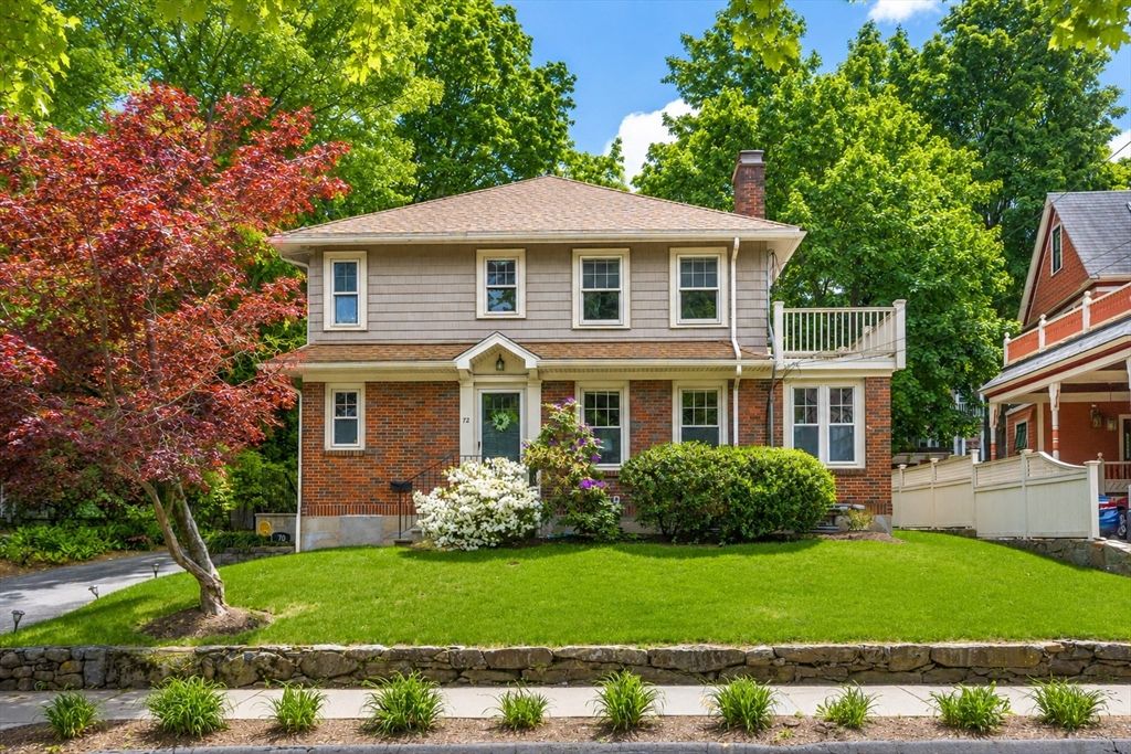 72 Clyde St 1, Newton, MA 02460