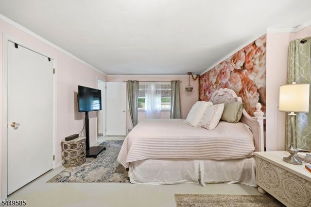 110 Truman Blvd, Oakland Boro, NJ 07436