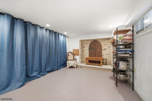 110 Truman Blvd, Oakland Boro, NJ 07436