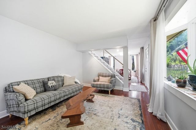 110 Truman Blvd, Oakland Boro, NJ 07436