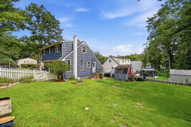 110 Truman Blvd, Oakland Boro, NJ 07436