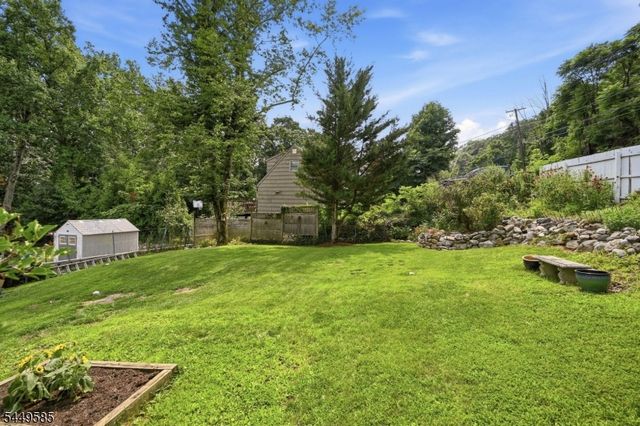 110 Truman Blvd, Oakland Boro, NJ 07436