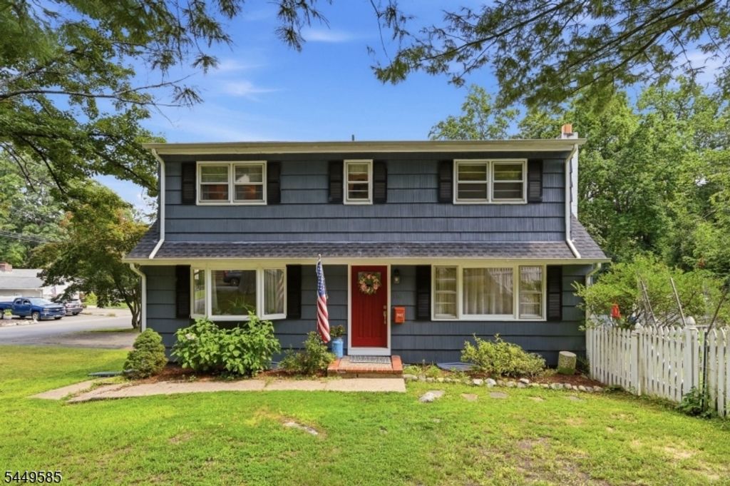 110 Truman Blvd, Oakland Boro, NJ 07436