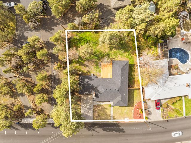 755 NW Canyon Drive, Redmond, OR 97756