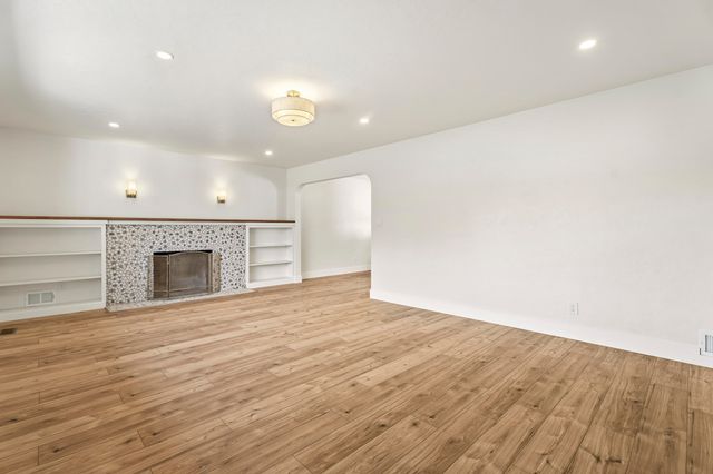 755 NW Canyon Drive, Redmond, OR 97756