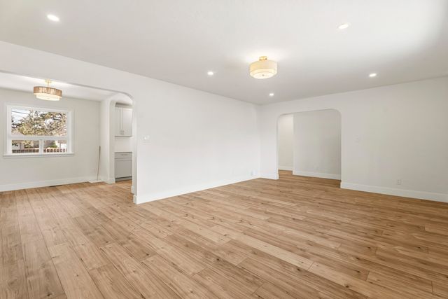 755 NW Canyon Drive, Redmond, OR 97756