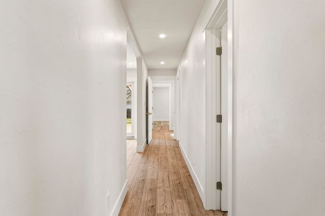 755 NW Canyon Drive, Redmond, OR 97756