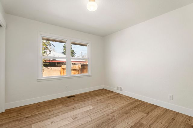 755 NW Canyon Drive, Redmond, OR 97756