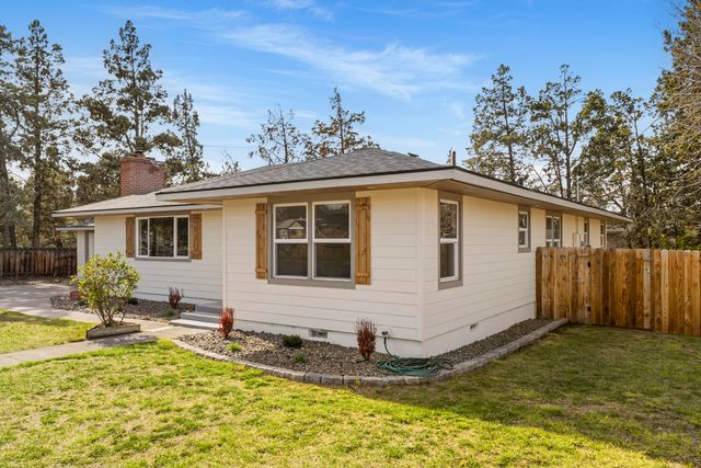 755 NW Canyon Drive, Redmond, OR 97756