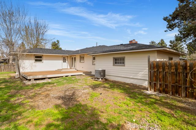 755 NW Canyon Drive, Redmond, OR 97756