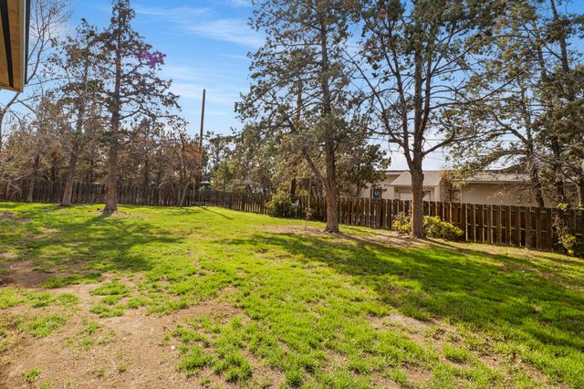 755 NW Canyon Drive, Redmond, OR 97756