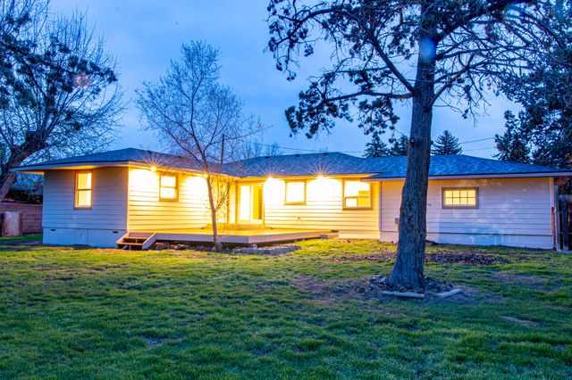 755 NW Canyon Drive, Redmond, OR 97756