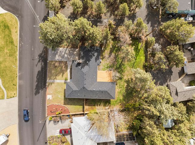 755 NW Canyon Drive, Redmond, OR 97756