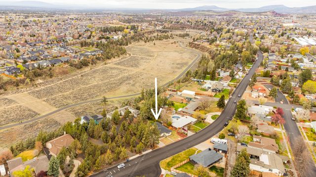 755 NW Canyon Drive, Redmond, OR 97756