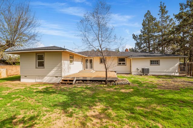 755 NW Canyon Drive, Redmond, OR 97756