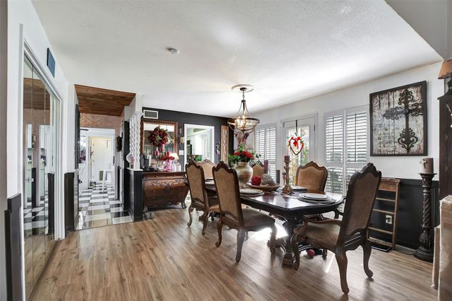 2718 Kissing Camel Court, Missouri City, TX 77459