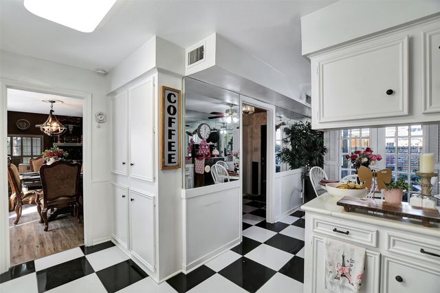 2718 Kissing Camel Court, Missouri City, TX 77459