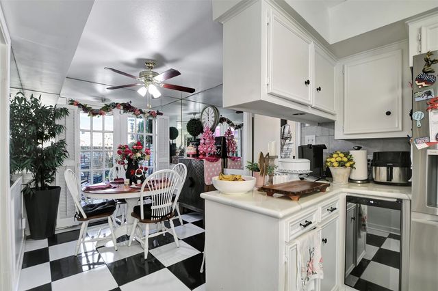 2718 Kissing Camel Court, Missouri City, TX 77459