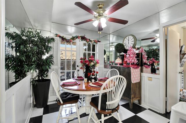 2718 Kissing Camel Court, Missouri City, TX 77459