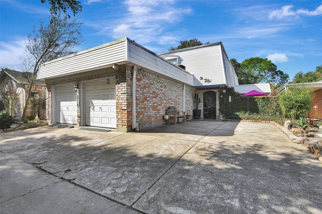 2718 Kissing Camel Court, Missouri City, TX 77459