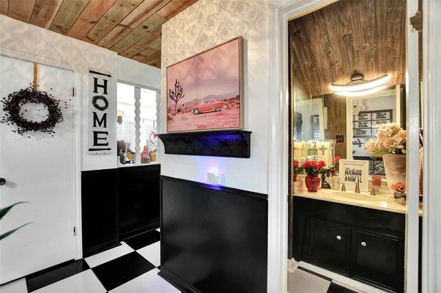 2718 Kissing Camel Court, Missouri City, TX 77459