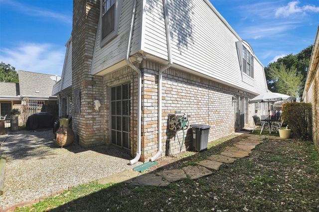 2718 Kissing Camel Court, Missouri City, TX 77459