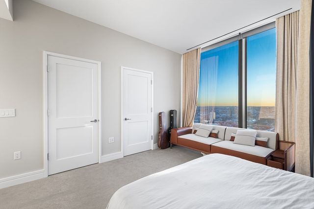 1 Dalton 3306, Boston, MA 02115