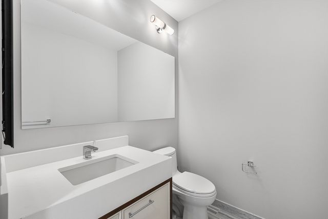 1 Dalton 3306, Boston, MA 02115
