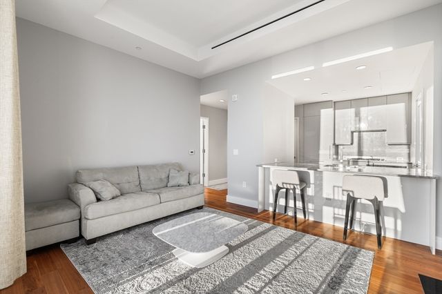 1 Dalton 3306, Boston, MA 02115