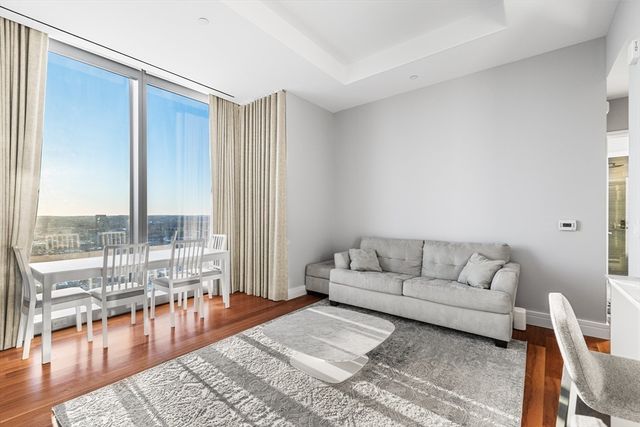 1 Dalton 3306, Boston, MA 02115