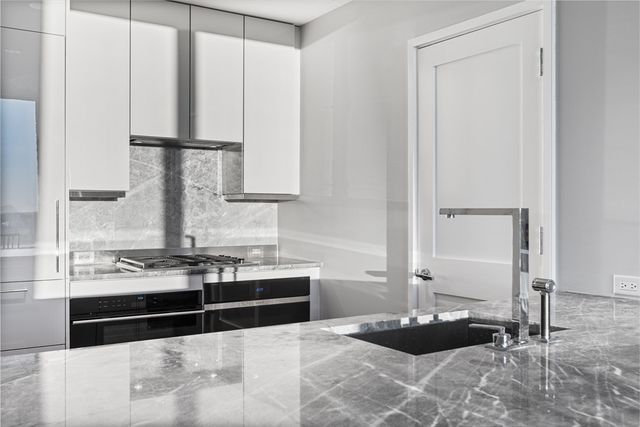 1 Dalton 3306, Boston, MA 02115