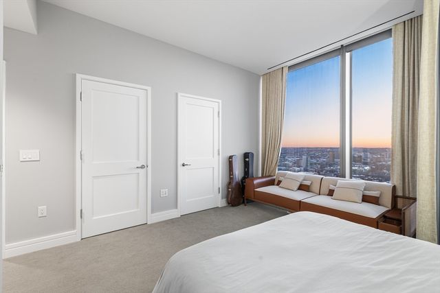 1 Dalton 3306, Boston, MA 02115