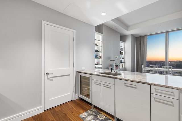 1 Dalton 3306, Boston, MA 02115