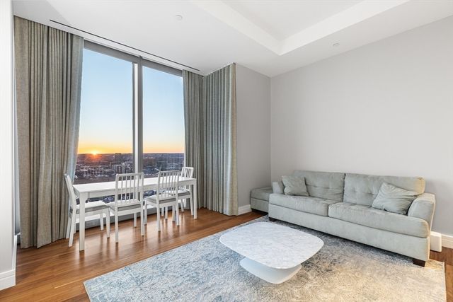 1 Dalton 3306, Boston, MA 02115