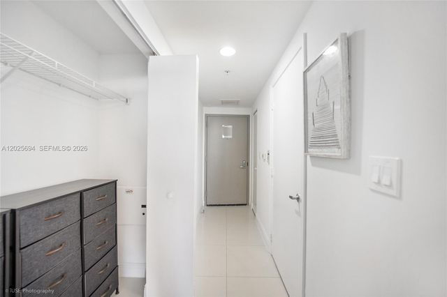 1750 N Bayshore Dr 1219, Miami, FL 33132