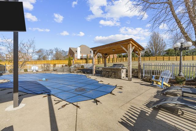 2003 Earl Pearce Cir, Mount Juliet, TN 37122