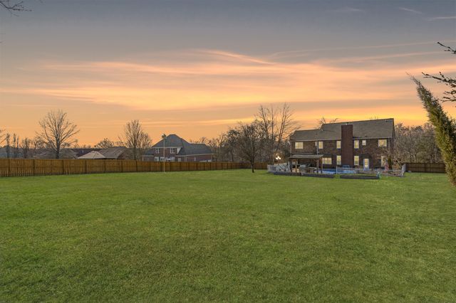 2003 Earl Pearce Cir, Mount Juliet, TN 37122