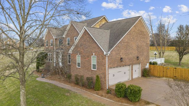 2003 Earl Pearce Cir, Mount Juliet, TN 37122