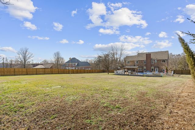 2003 Earl Pearce Cir, Mount Juliet, TN 37122