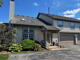 3S072 Timber Drive 9C, Warrenville, IL 60555