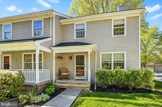 4 EATON CT, Hopewell, NJ 08525